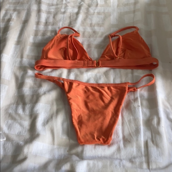 Bikini - Picture 2 of 2